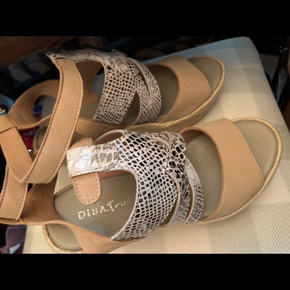 Diba Tru wedge. 9.5